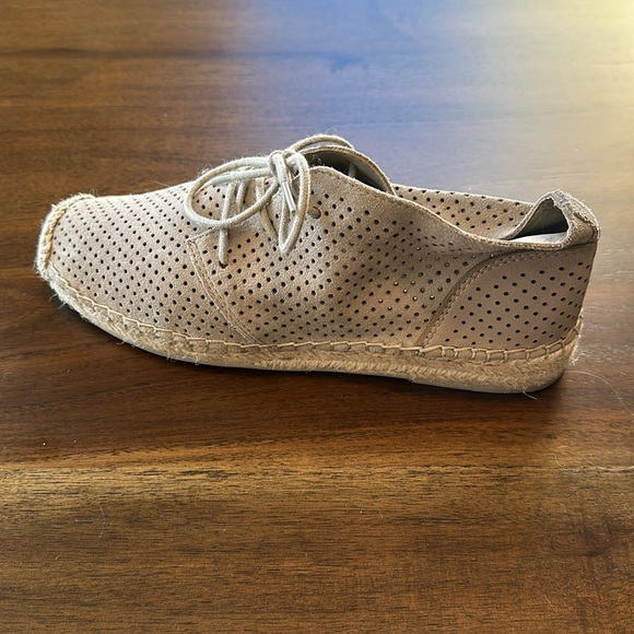 Dolce Vita women’s size 7 suede mesh sneakers. - Picture 2 of 6